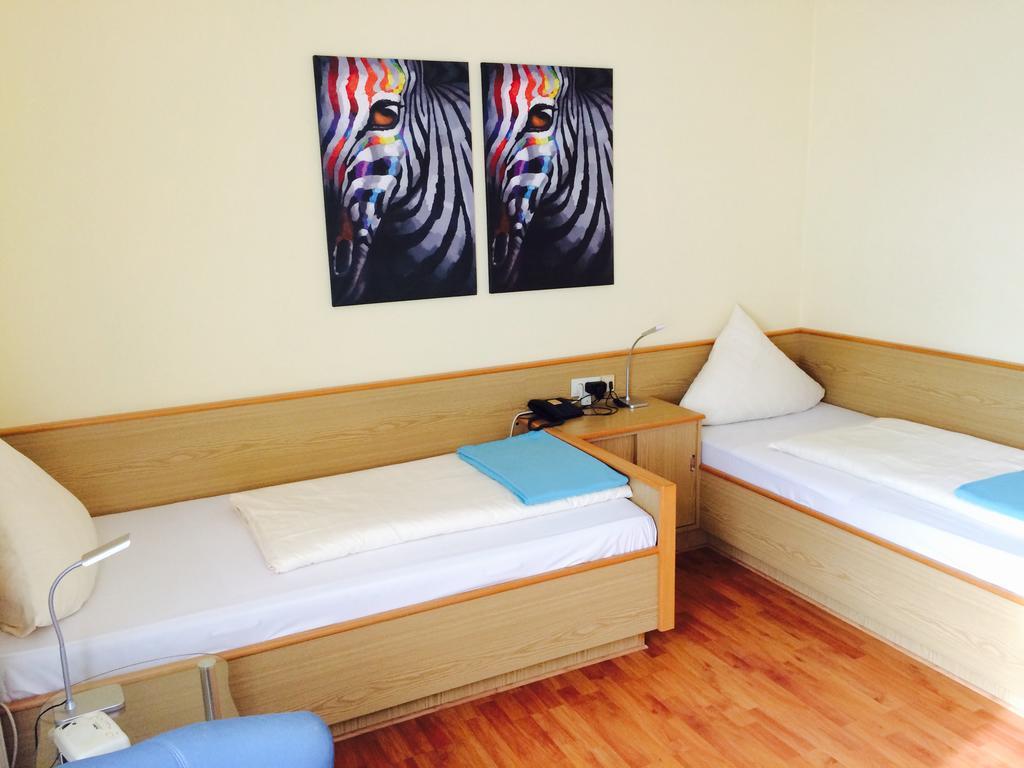 Hotel Garni Am Goetheplatz Bad Münster am Stein-Ebernburg Szoba fotó