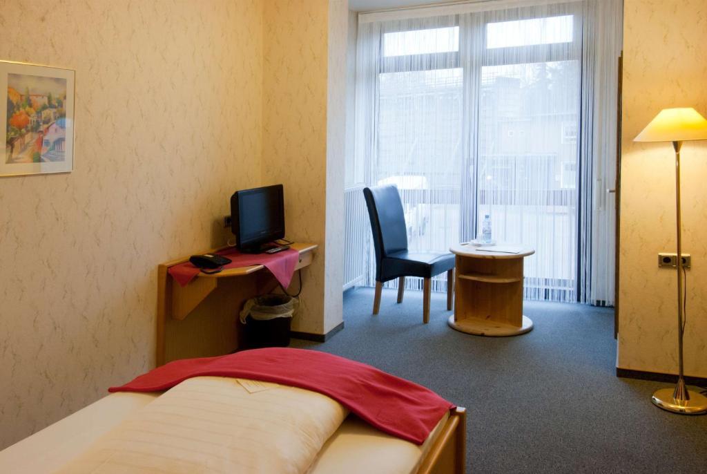 Hotel Garni Am Goetheplatz Bad Münster am Stein-Ebernburg Szoba fotó
